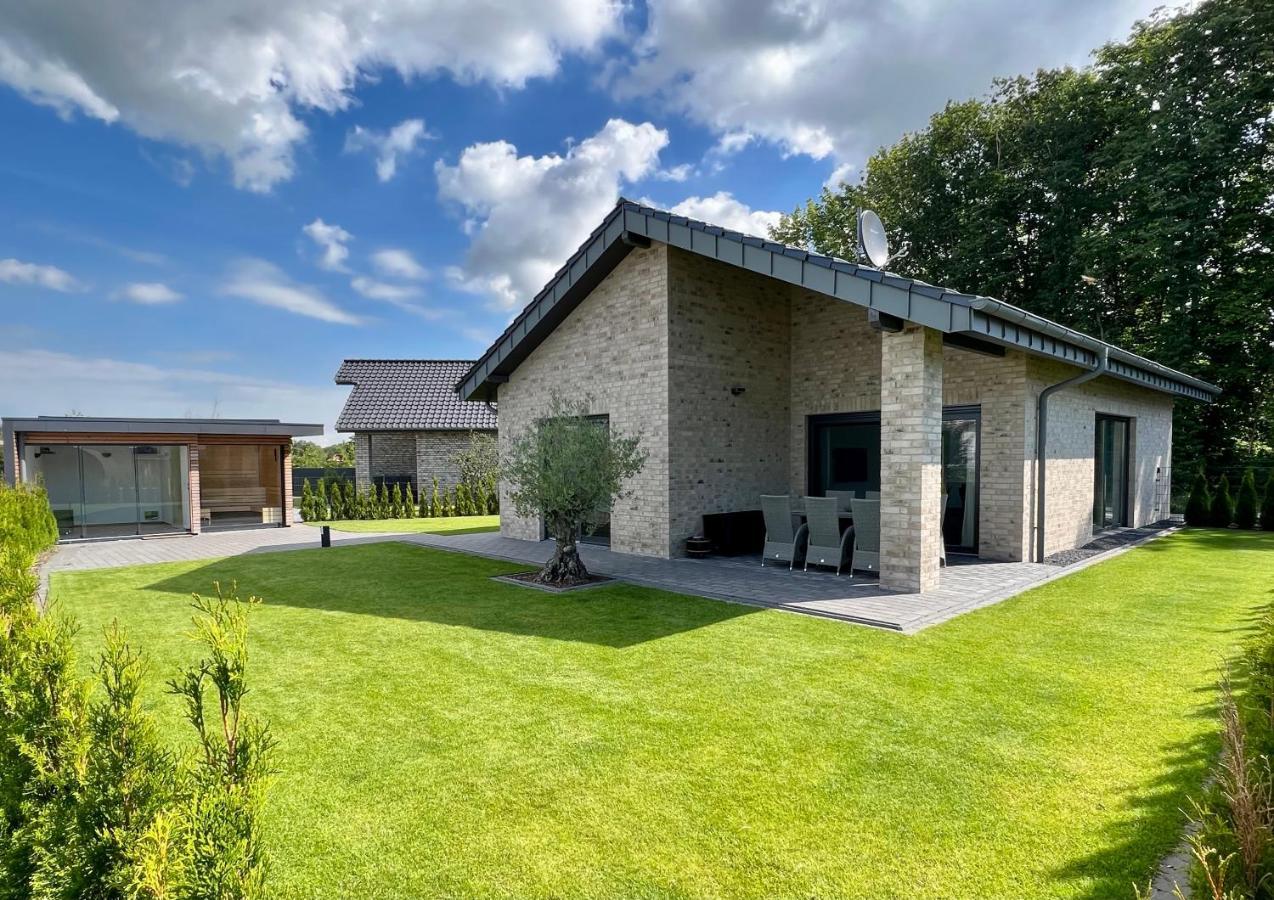 Schoenes Ferienhaus Mit Sauna Am Harkebruegger See In Der Naehe Von Oldenburg Barssel  Exteriér fotografie