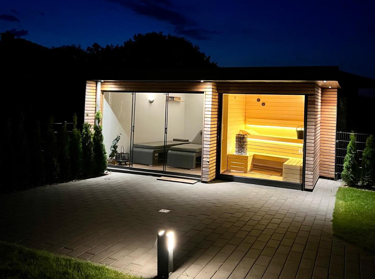 Schoenes Ferienhaus Mit Sauna Am Harkebruegger See In Der Naehe Von Oldenburg Barssel  Exteriér fotografie